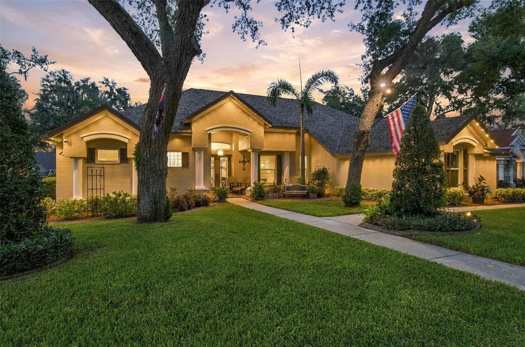 5105 SYLVAN OAKS DRIVE VALRICO, FL 33596