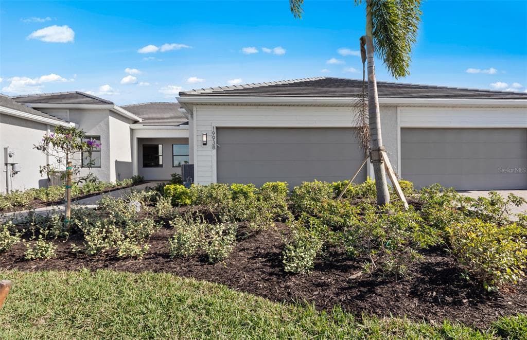 18734 INDIAN ROCK PLACE LAKEWOOD RANCH, FL 34211