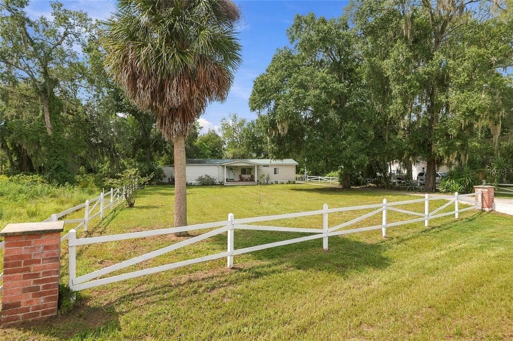 17490 SE 24TH LANE ROAD SILVER SPRINGS, FL 34488