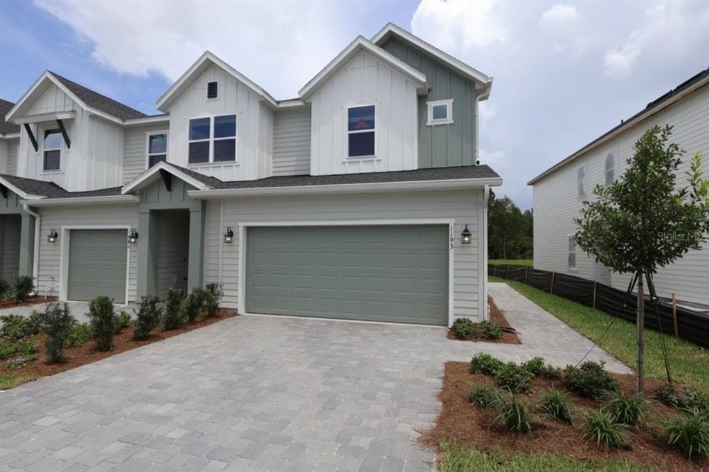 1193 WILD CREST LANE DAYTONA BEACH, FL 32117