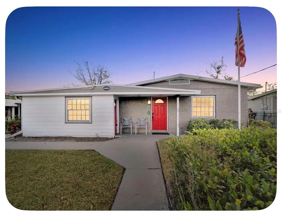 8005 ASH AVENUE TAMPA, FL 33619