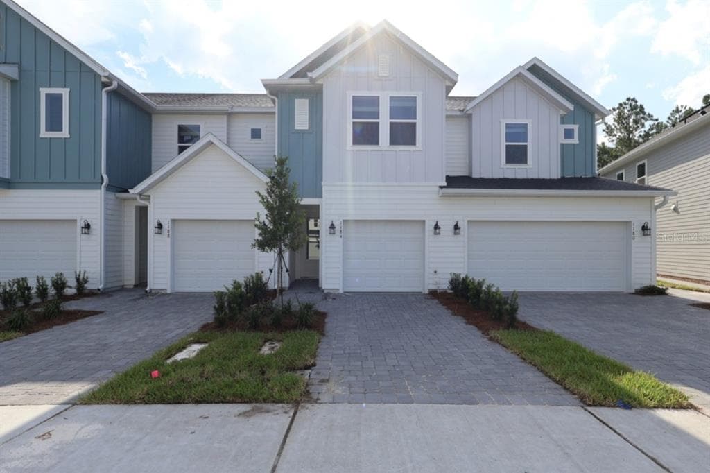 1184 WILD CREST LANE DAYTONA BEACH, FL 32117
