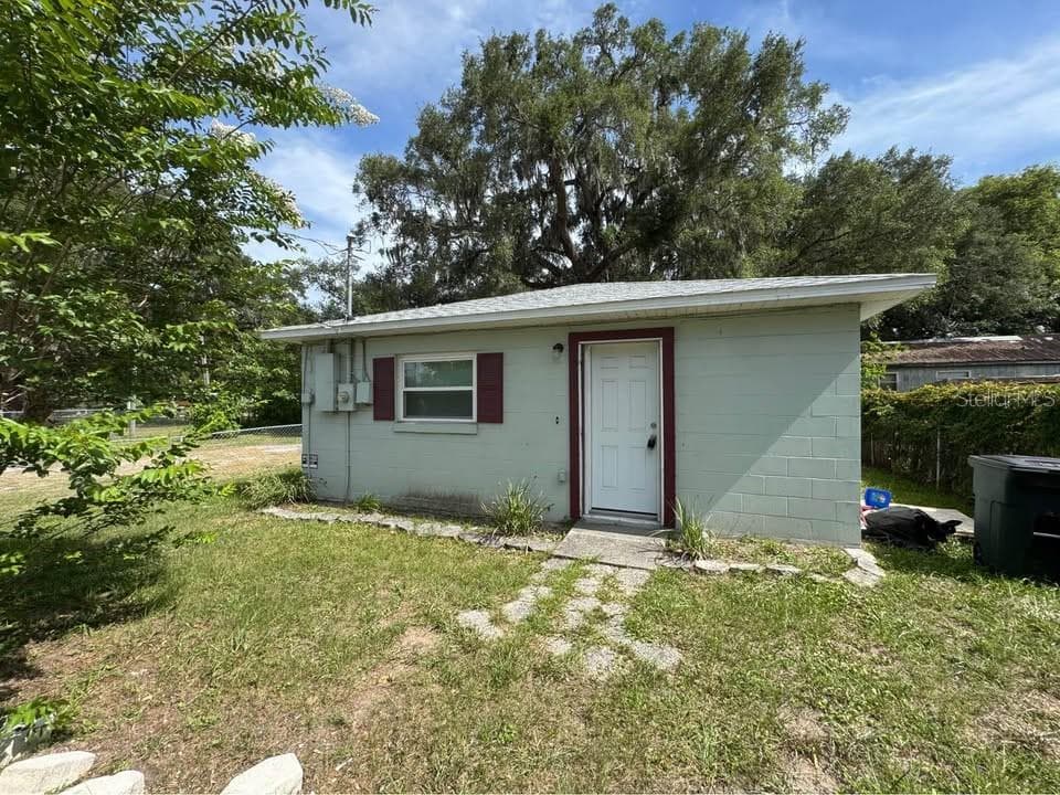 404 EAST AVENUE BROOKSVILLE, FL 34601