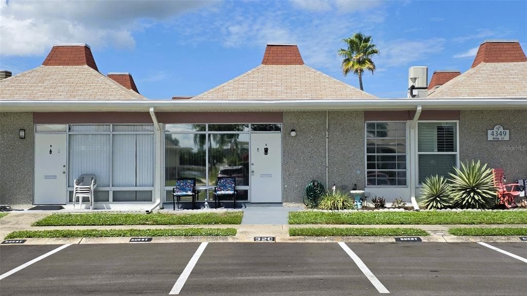 4349 TAHITIAN GARDENS CIRCLE UNIT C HOLIDAY, FL 34691