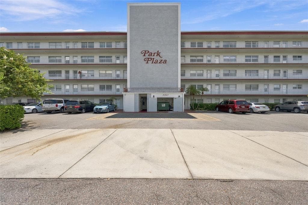 5060 76TH AVENUE N UNIT 100 PINELLAS PARK, FL 33781