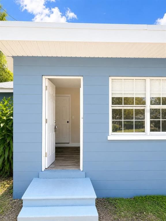 220 13TH AVENUE W BRADENTON, FL 34205