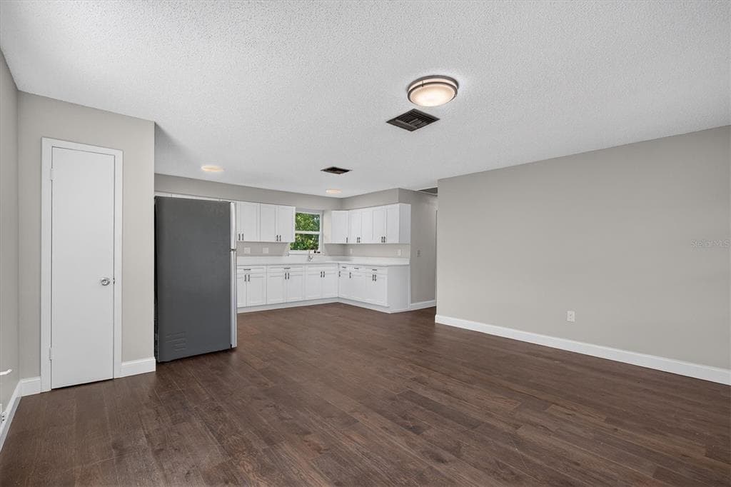 34 READ STREET TARPON SPRINGS, FL 34689