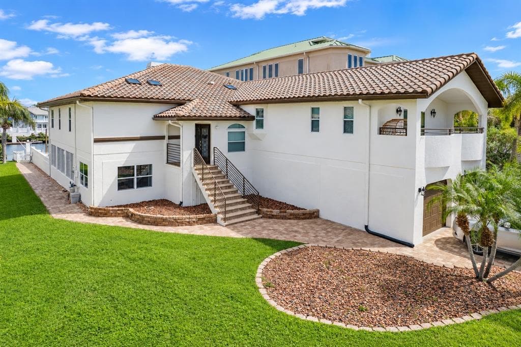 5226 WESTSHORE DRIVE NEW PORT RICHEY, FL 34652