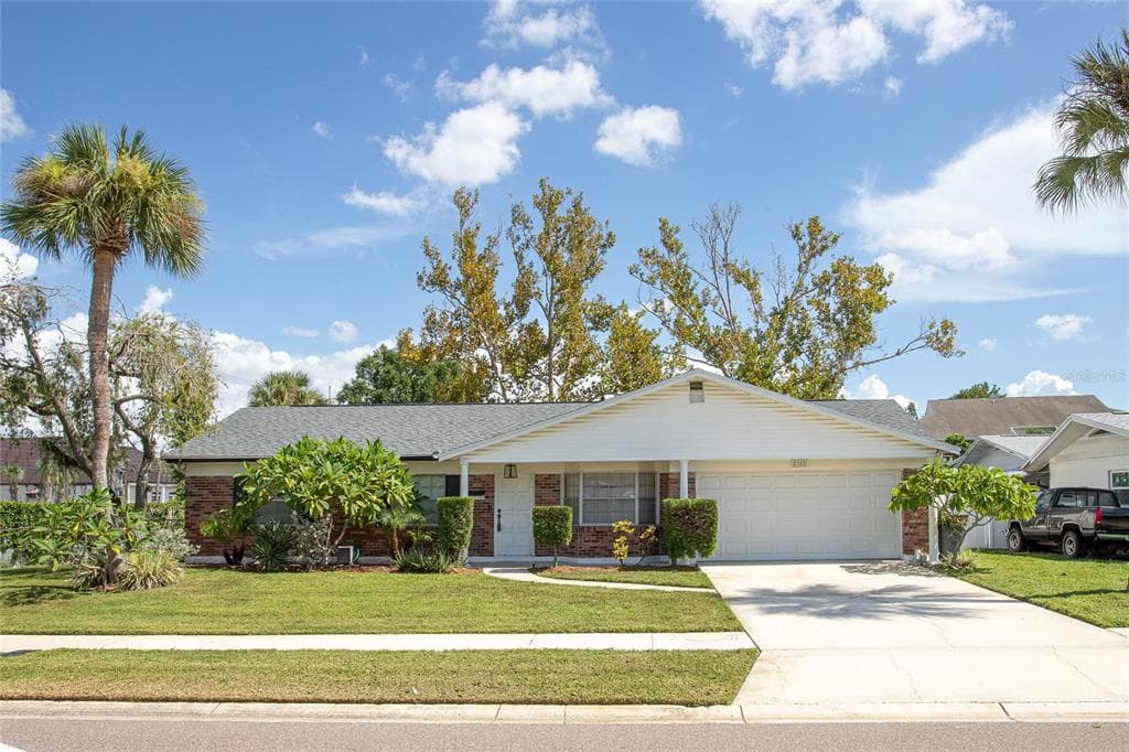 8302 LOPEZ DRIVE TAMPA, FL 33615