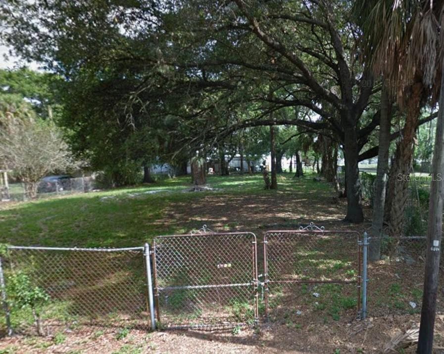 4904 E 8TH AVENUE TAMPA, FL 33605