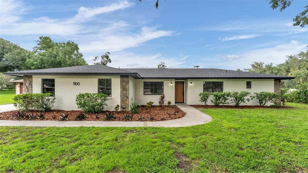1100 HAMMOCK SHADE DRIVE LAKELAND, FL 33809