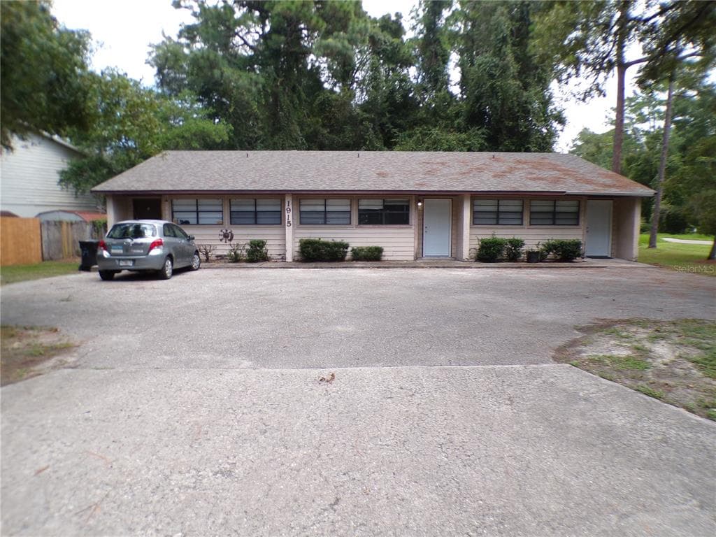 1915 SW 70TH TERRACE GAINESVILLE, FL 32607