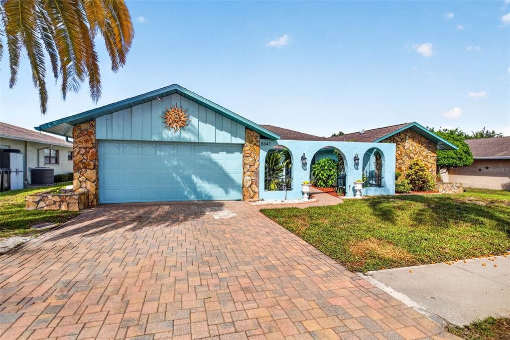 8841 ANDROS LANE PORT RICHEY, FL 34668