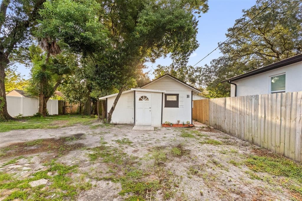 8705 N 13TH STREET UNIT B TAMPA, FL 33604