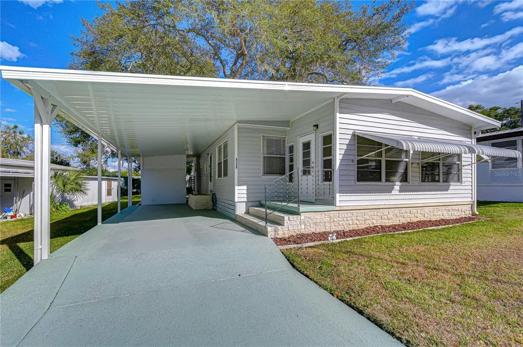 6128 RIDGEWOOD DRIVE