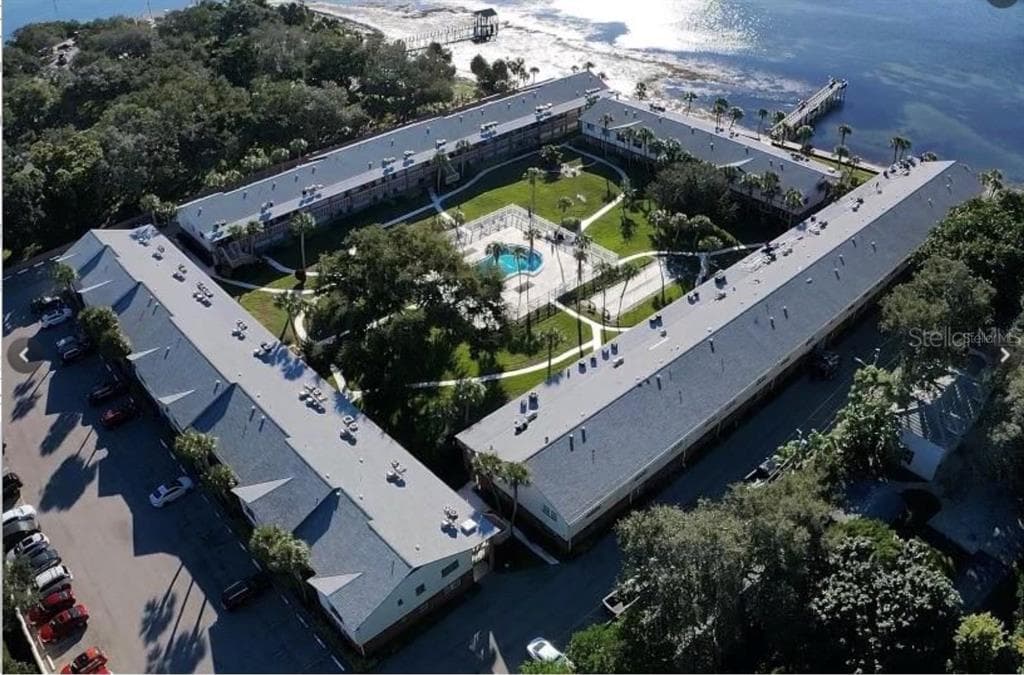 650 PINELLAS POINT DRIVE S UNIT 240 ST PETERSBURG, FL 33705