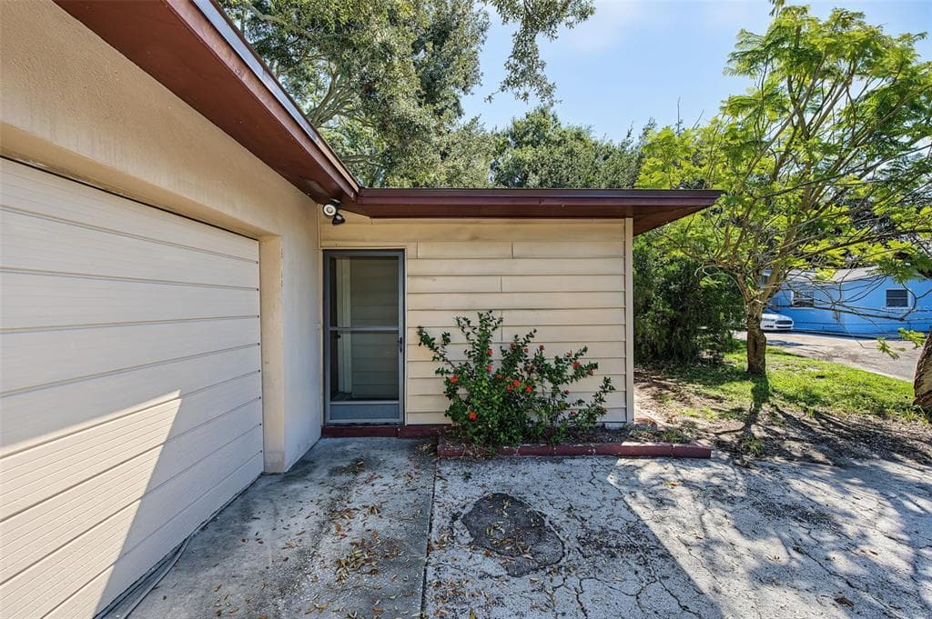 125 WERTZ DRIVE LARGO, FL 33771
