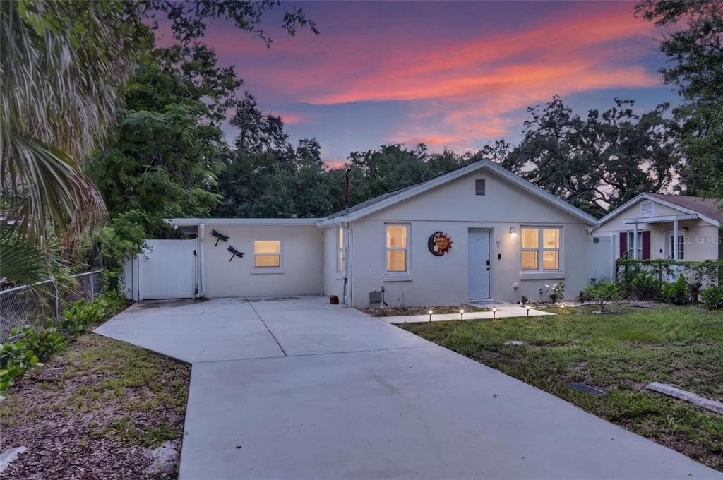 3720 W ELROD AVENUE TAMPA, FL 33611