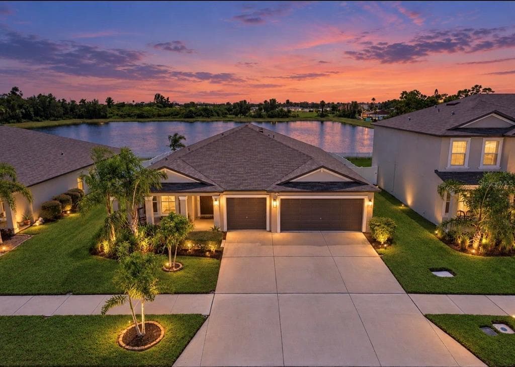 236 RAIN BERRY AVENUE RUSKIN, FL 33570