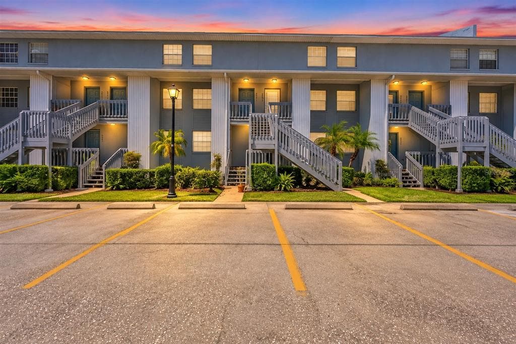 4907 W MCELROY AVENUE UNIT H209 TAMPA, FL 33611