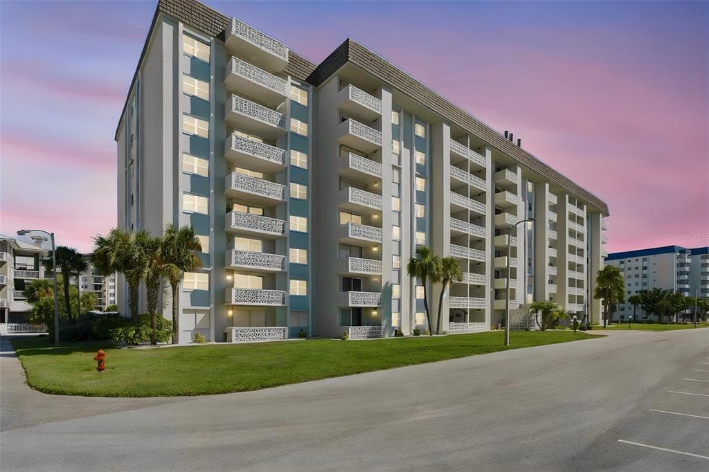 9 FORBES PLACE UNIT 412 DUNEDIN, FL 34698
