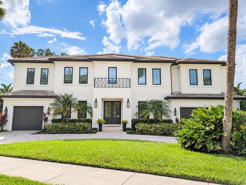 4511 W SWANN AVENUE TAMPA, FL 33609