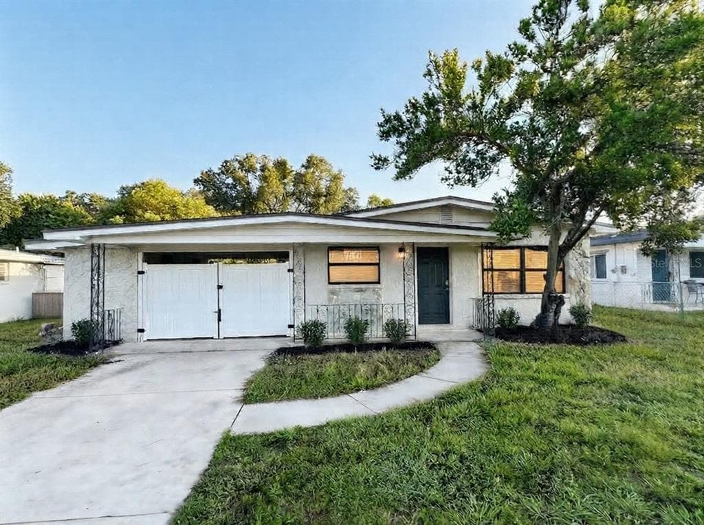 2608 E YUKON STREETS TAMPA, FL 33604