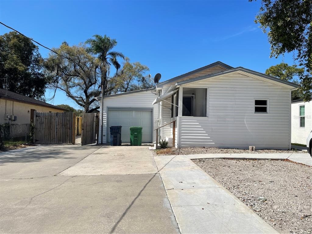 8708 N EDISON AVENUE UNIT C