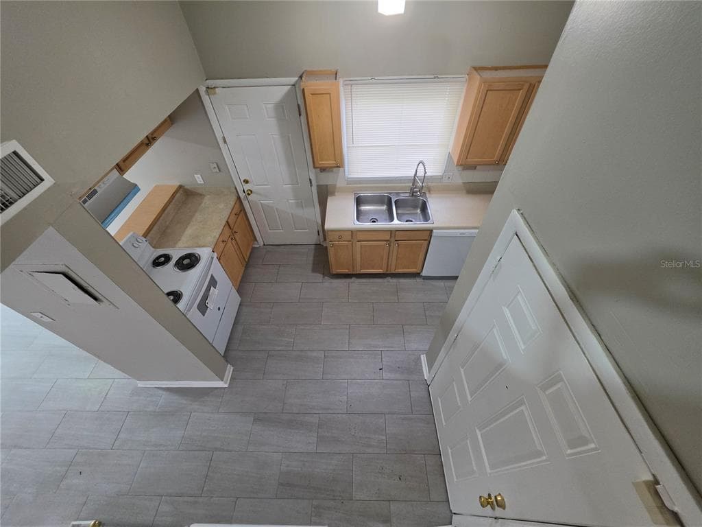12310 TOUCHTON DRIVE UNIT 48 TAMPA, FL 33617