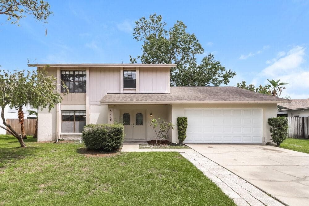 15715 COUNTRY LAKE DRIVE