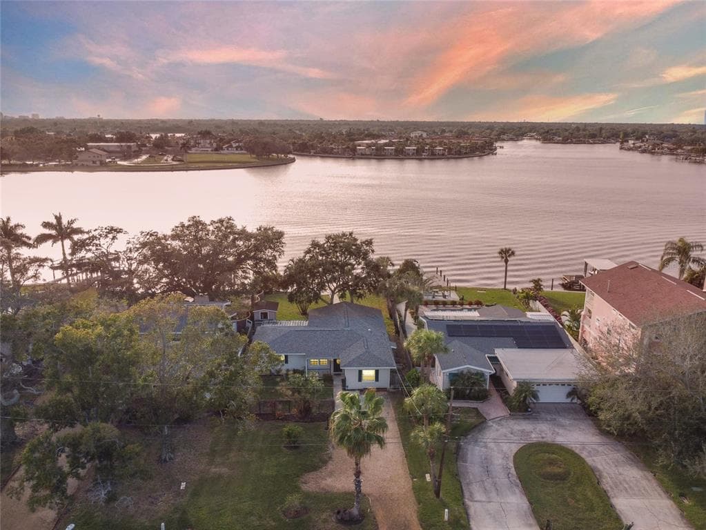 3618 SHORE ACRES BOULEVARD NE ST PETERSBURG, FL 33703
