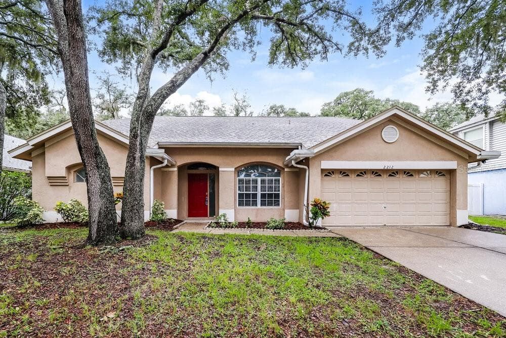 2212 KENWICK DRIVE VALRICO, FL 33596