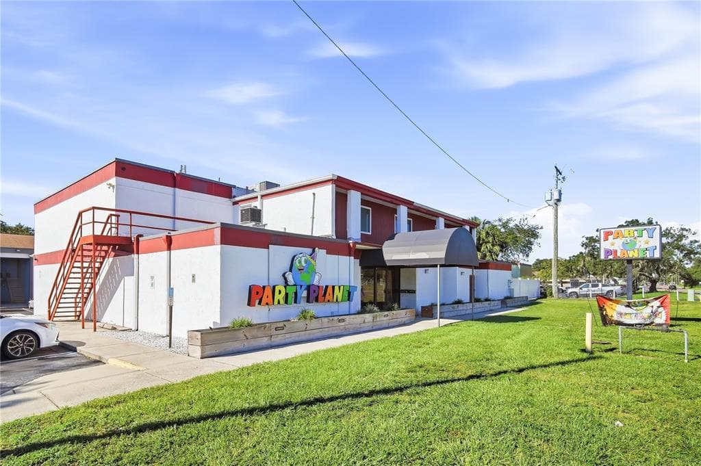 939 OAKFIELD DRIVE BRANDON, FL 33511