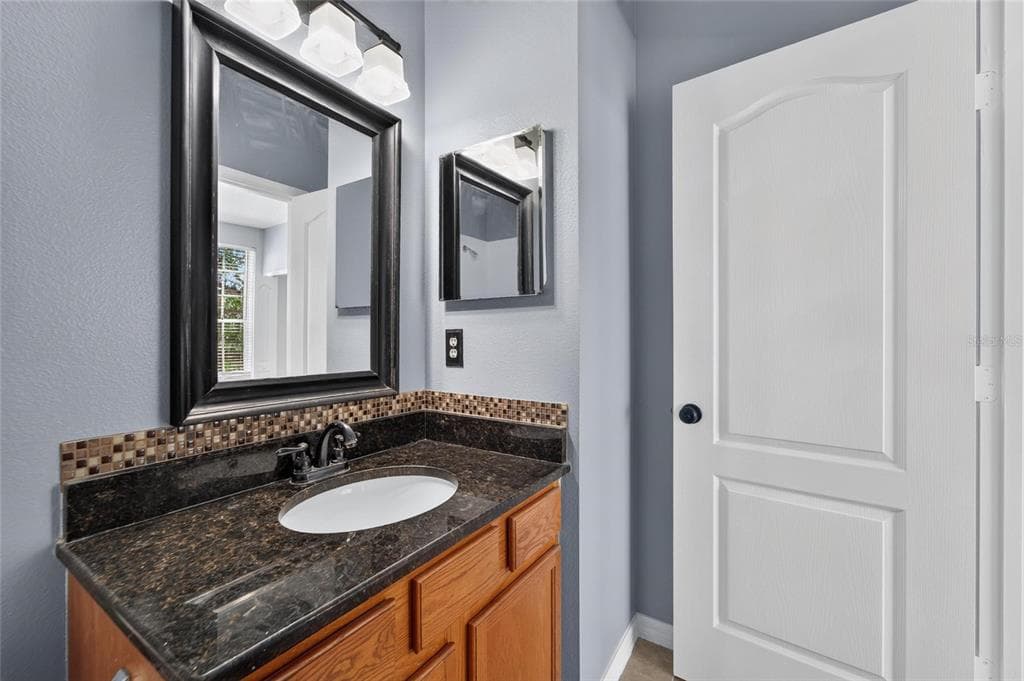 3186 BAYSHORE OAKS DRIVE TAMPA, FL 33611