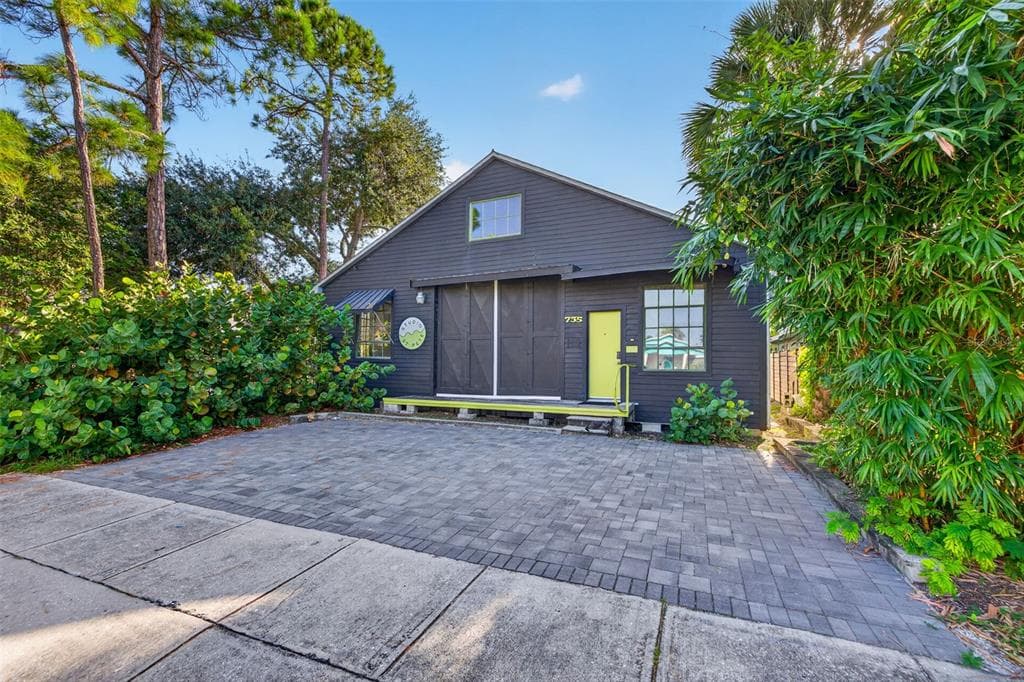 735 17TH STREET N ST PETERSBURG, FL 33713