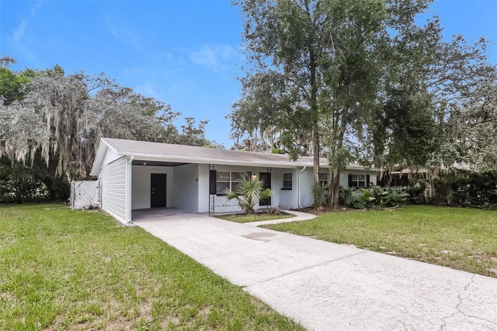 7602 PINE HILL DRIVE TAMPA, FL 33617