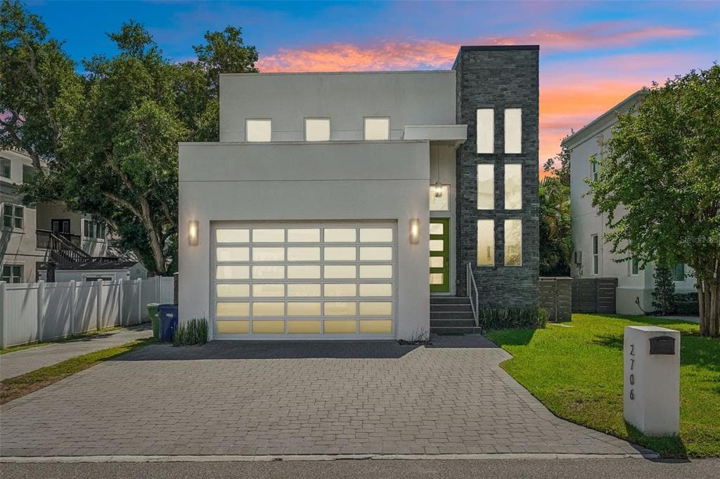 2706 W TRILBY AVENUE TAMPA, FL 33611