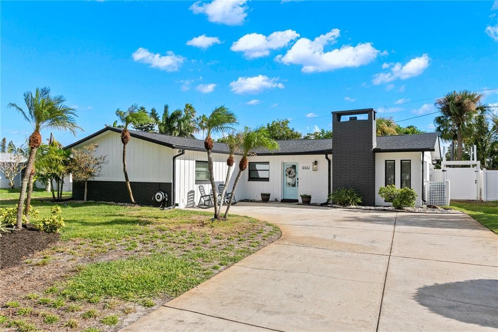 6947 S SHORE DRIVE S SOUTH PASADENA, FL 33707