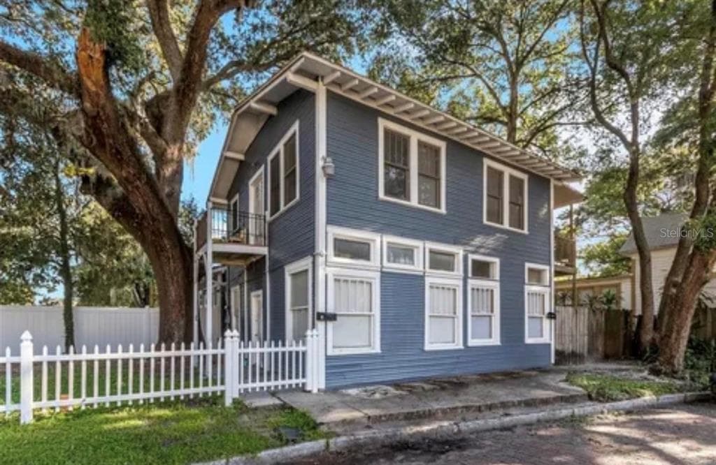 210 E PLYMOUTH STREET UNIT B TAMPA, FL 33603