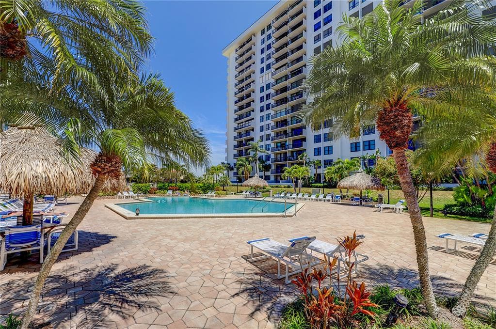 400 ISLAND WAY UNIT 708 CLEARWATER BEACH, FL 33767