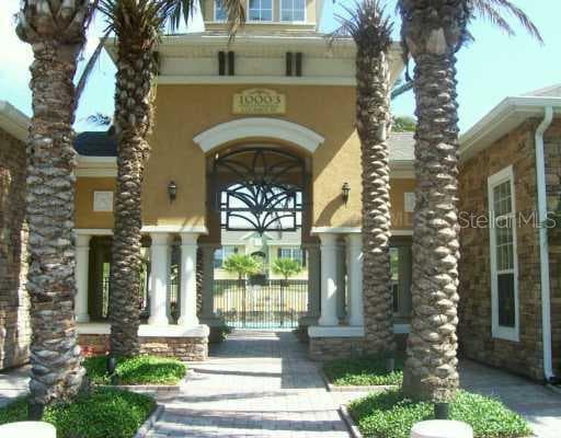 2404 Courtney Meadows COURT UNIT 204 Tampa, FL 33619