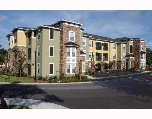 10209 COURTNEY PALMS DRIVE UNIT 204 Tampa, FL 33619
