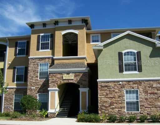 10103 COURTNEY OAKS CREEK UNIT 102 Tampa, FL 33619