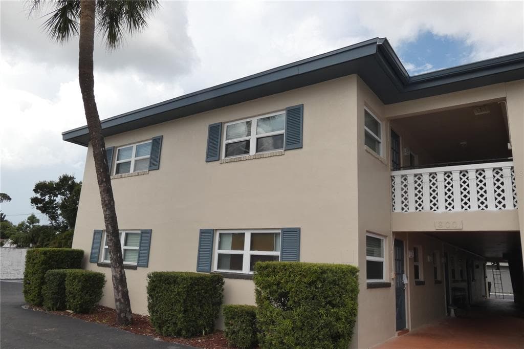 800 TYRONE BOULEVARD N UNIT B-1
