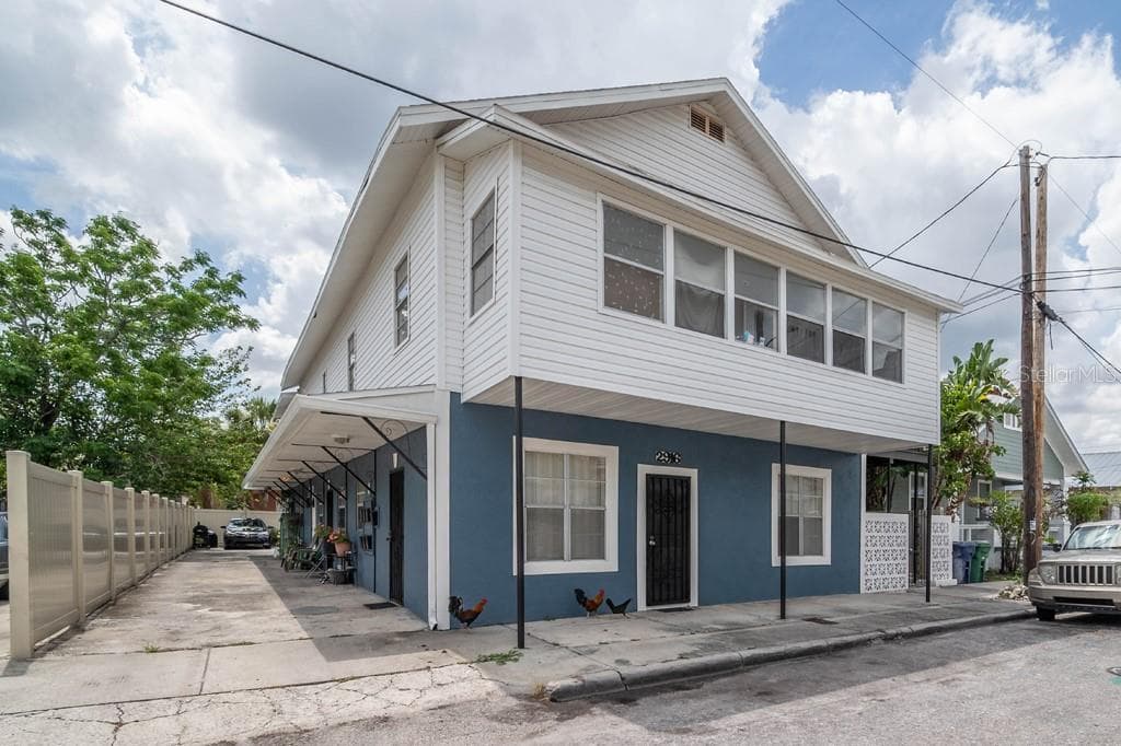 2916 N 16TH STREET TAMPA, FL 33605