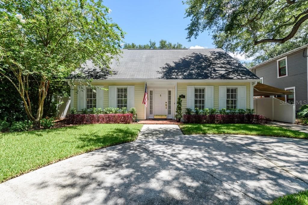 3109 W HAWTHORNE ROAD TAMPA, FL 33611