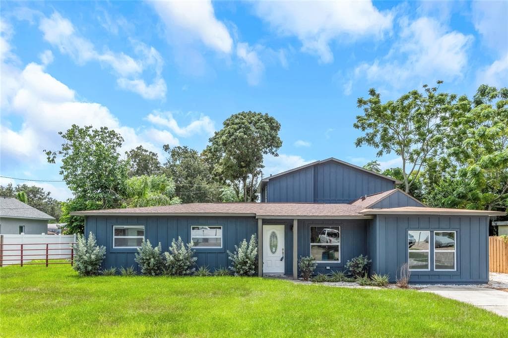 2743 KUMQUAT DR