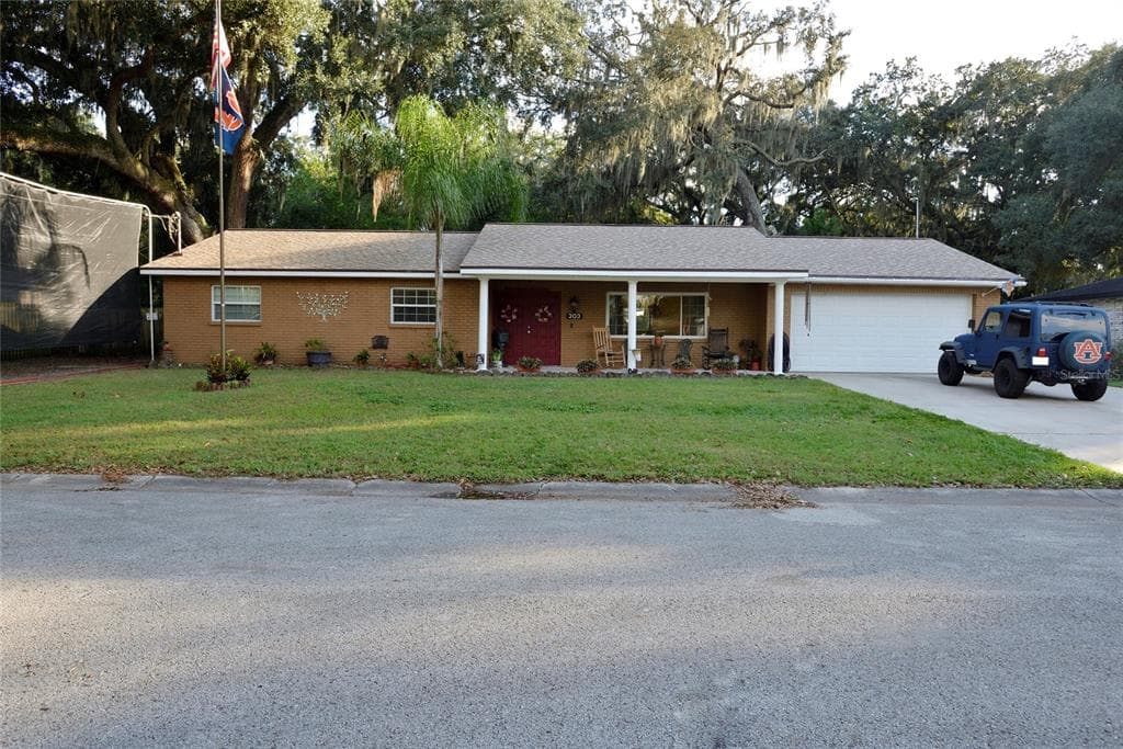 303 SUZETTE BRANDON, FL 33511