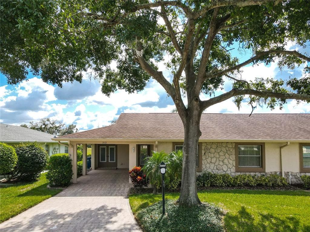 2112 HOLYHEAD WAY UNIT 16 SUN CITY CENTER, FL 33573