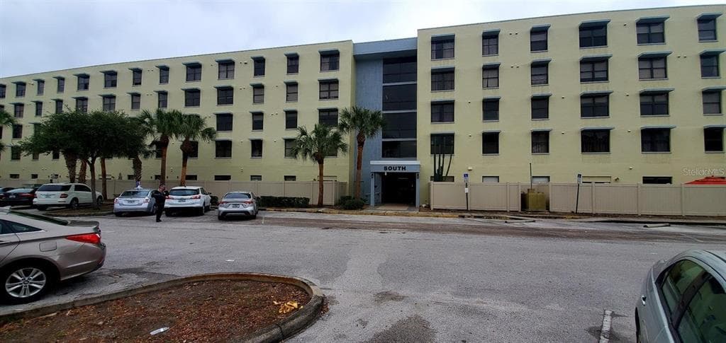 701 S MADISON AVENUE UNIT 402 CLEARWATER, FL 33756